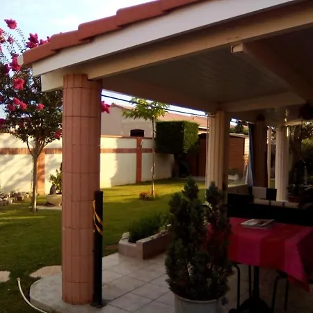 Le Nichoir Des Fauvettes Spa B&B * Bressols
